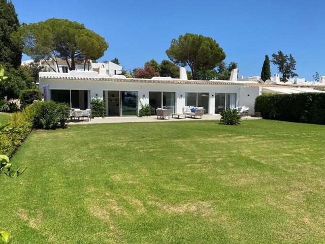 Bungalow en venta en Marbella, Nueva Andalucia - Peñablanca photo 0