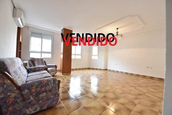 Piso en venta en Elche, Corazon de Jesus photo 0