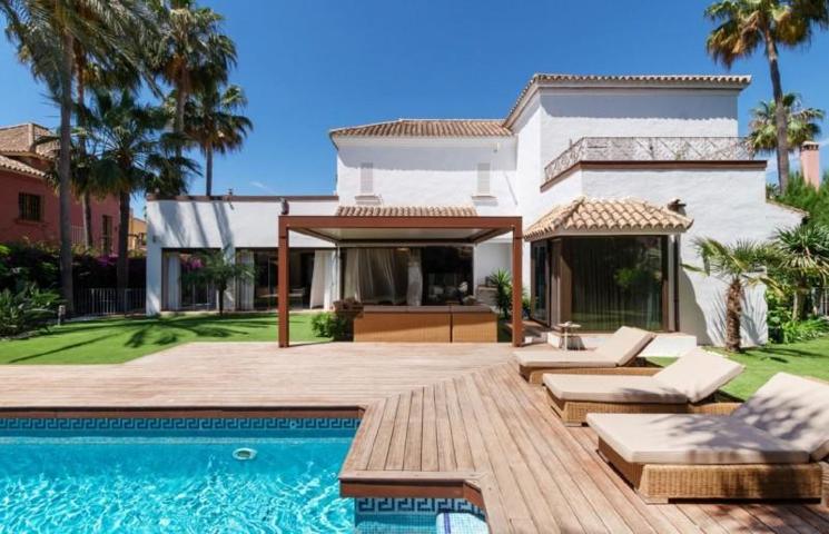 Chalet en venta en Marbella, Marbella - Puerto Banus photo 0