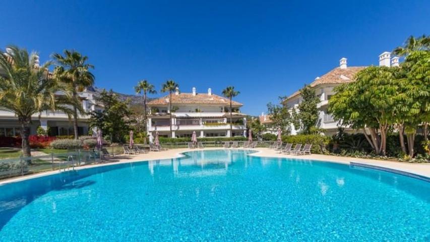 Apartamento en venta en Marbella, Marbella Golden Mile - Monte Paraiso photo 0