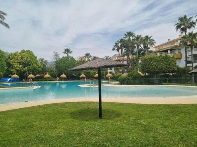 Apartamento en venta en Marbella, Nueva Andalucia photo 0