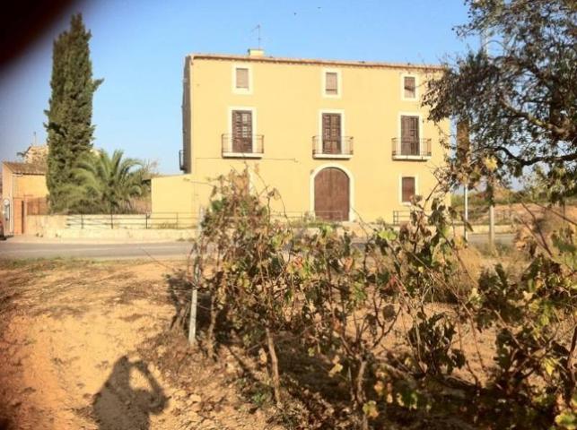 Casa con terreno en venta en Sant Cugat Sesgarrigues, Sant cugat photo 0