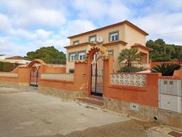 Chalet en venta en Calpe photo 0