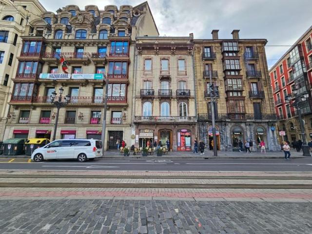 Oficina en venta en Bilbao, Casco Viejo photo 0
