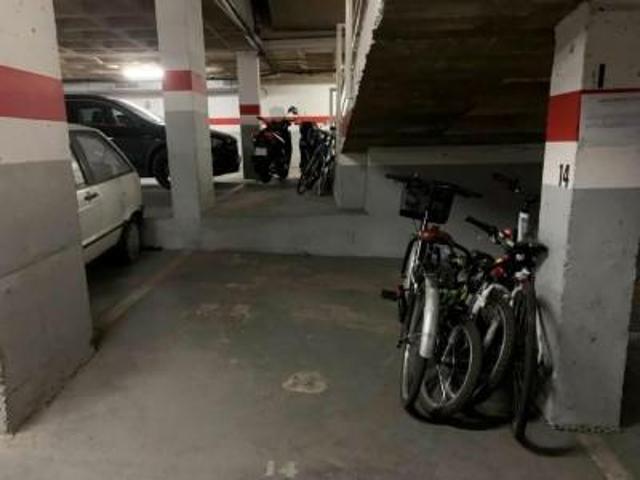 Parking en venta en Barcelona, La Vila Olímpica del Poblenou photo 0
