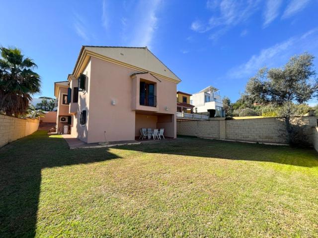 Chalet en venta en Algeciras, Los Pinos photo 0