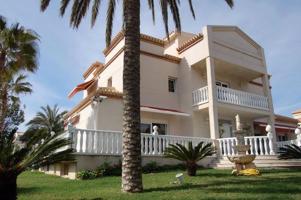 Chalet en venta en Orihuela Costa, Playa Flamenca photo 0