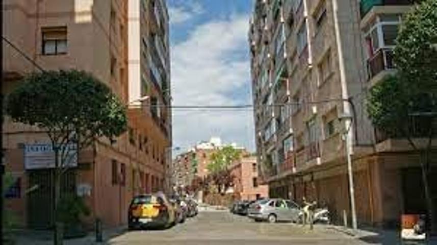 Local comercial en venta en Badalona, Artigas - Llefià photo 0