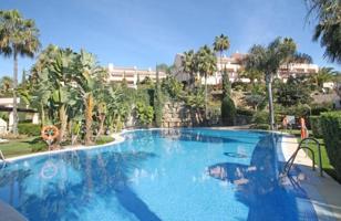 Apartamento en venta en Marbella, Nueva Andalucia - Albatross Hill photo 0