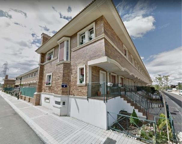 Chalet en venta en Grijota photo 0