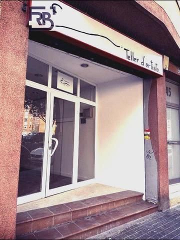 Local comercial en venta en Sabadell, Creu alta photo 0