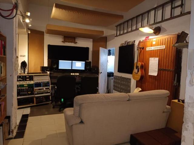 Local comercial en venta en L'Hospitalet de Llobregat, Pubilla cases photo 0