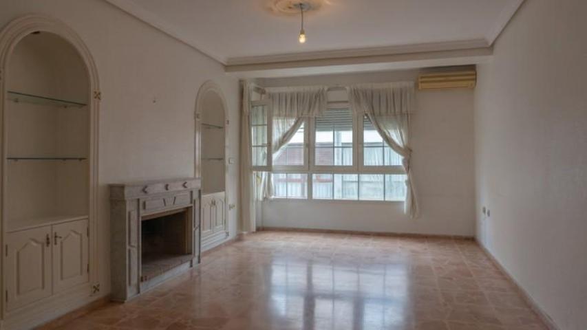 Apartamento en venta en Torrevieja, Centro photo 0