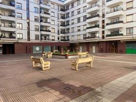 Local comercial en venta en Etxebarri, Etxebarri photo 0