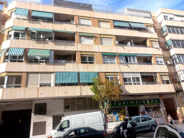 Apartamento en venta en Torrevieja photo 0