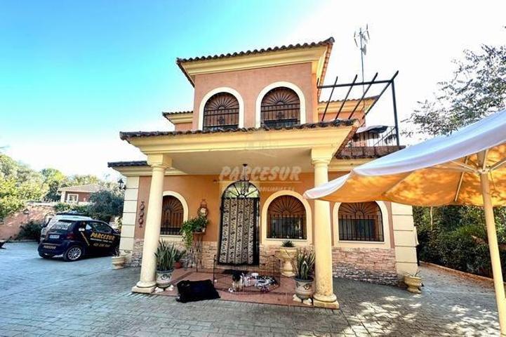 Casa con terreno en venta en Córdoba, Trassierra photo 0