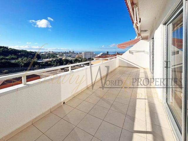 Apartamento en venta en Adeje, Calle Finlandia, 38660 photo 0