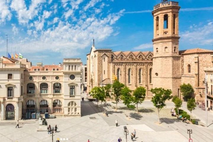 Edificio en venta en Sabadell, Sabadell photo 0