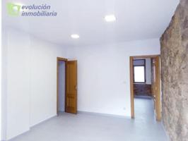 Local comercial en venta en Burgos, Villimar photo 0