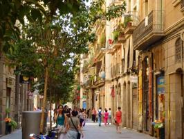 Edificio en venta en Barcelona, El Raval photo 0