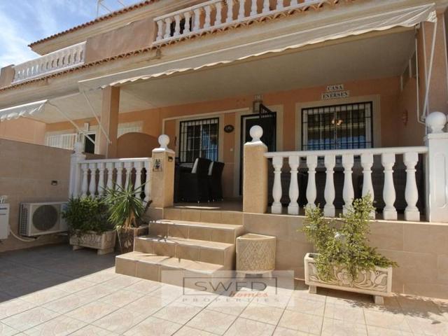 Bungalow en venta en Torrevieja, Zona los Frutales photo 0