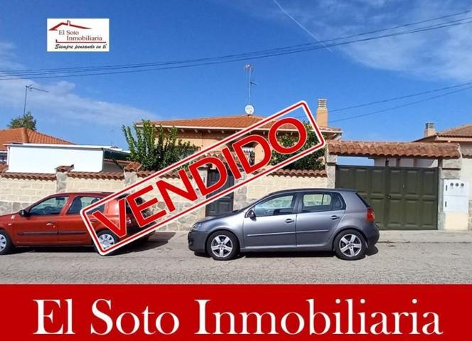 Chalet en venta en Méntrida, Urbanizacion - Las Vinas photo 0