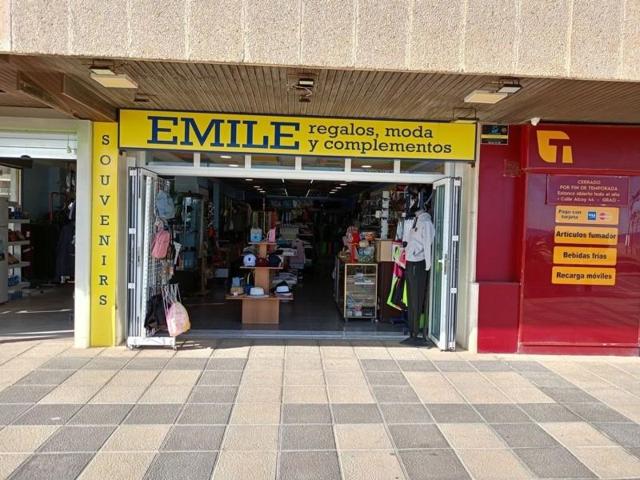 Local comercial en venta en Gandia, Safor photo 0