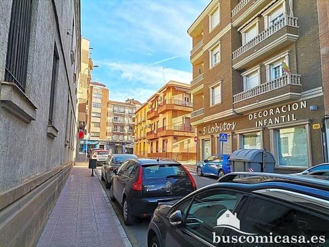 Local comercial en venta en Linares, Calle Tetuán, 23700 photo 0