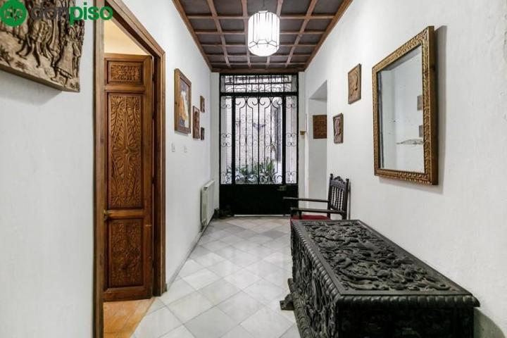 Edificio en venta en Granada, Realejo photo 0
