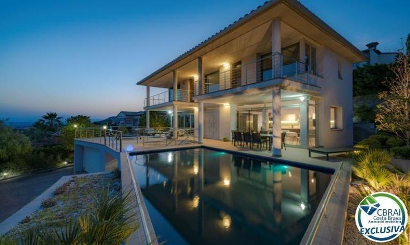 Casa en venta en Palau-saverdera, Can Isaac photo 0