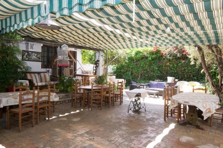 Local comercial en venta en Denia, Playa Las Marinas photo 0