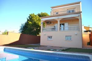 Chalet en venta en El Vendrell, Oasis photo 0