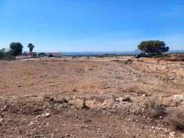 Terreno en venta en Crevillent, CLUB DE TENIS photo 0