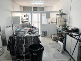 Local comercial en venta en Cornellà de Llobregat, Riera photo 0