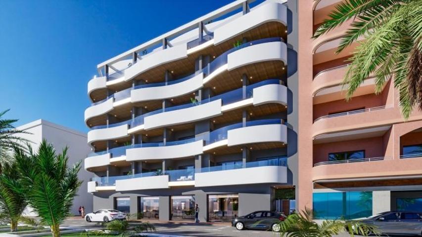 Apartamento en venta en Torrevieja, Habaneras photo 0