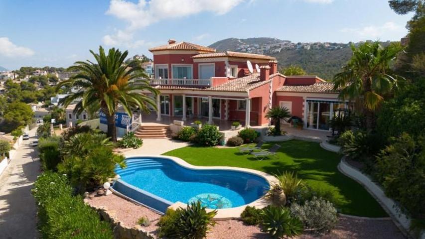 Chalet en venta en Moraira, Cometa photo 0