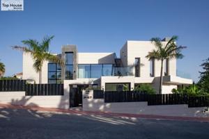 Chalet en venta en Marbella, Aloha Golf photo 0