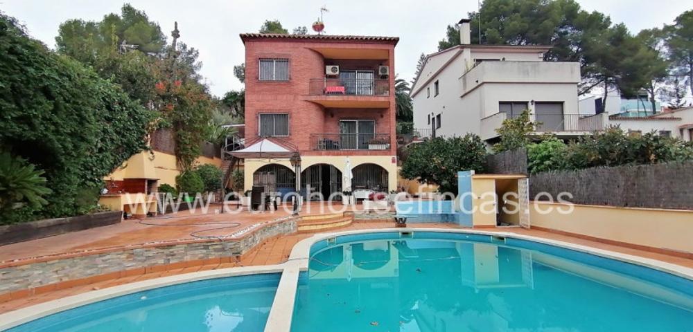 Casa en venta en Castelldefels, Montemar Medio photo 0