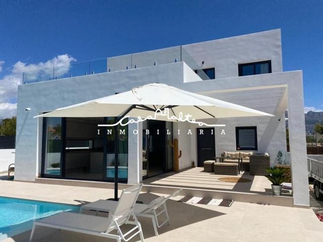 Casa en venta en La Nucia, Montahud photo 0