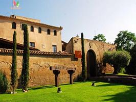 Casa con terreno en venta en Santa Perpètua de Mogoda, AV. SANTIGA photo 0
