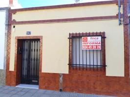 Casa en venta en Puebla de la Calzada, Puebla de la Calzada photo 0