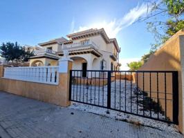 Duplex en venta en Orihuela Costa, Montezenia photo 0