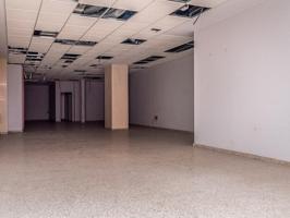 Local comercial en venta en El Vendrell, Barri de frança photo 0