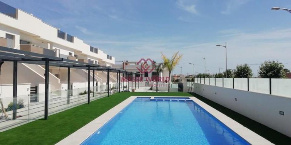 Bungalow en venta en Pilar de la Horadada, PILAR DE LA HORADADA photo 0