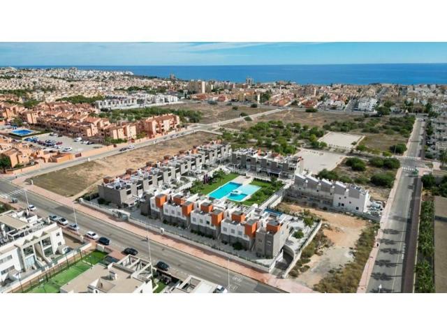 Apartamento en venta en Torrevieja, Aguas Nuevas photo 0