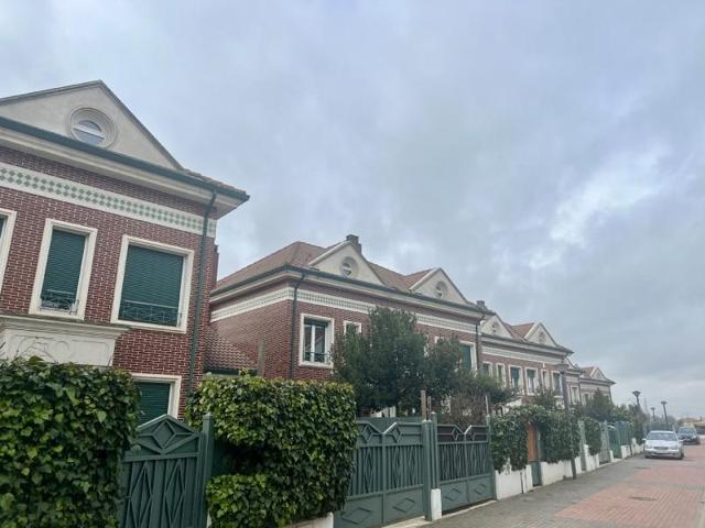 Adosada en venta en Grijota photo 0