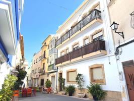 Edificio en venta en Calpe, Casco Antiguo photo 0