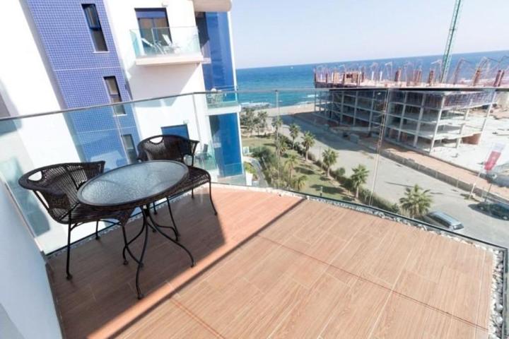 Apartamento en venta en Orihuela Costa, Punta Prima photo 0
