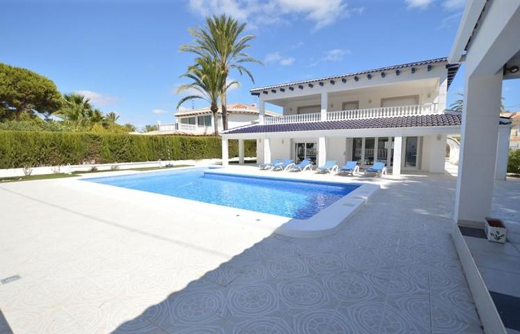 Chalet en venta en Orihuela Costa, Cabo Roig photo 0