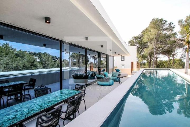 Chalet en venta en Santa Eulària des Riu photo 0